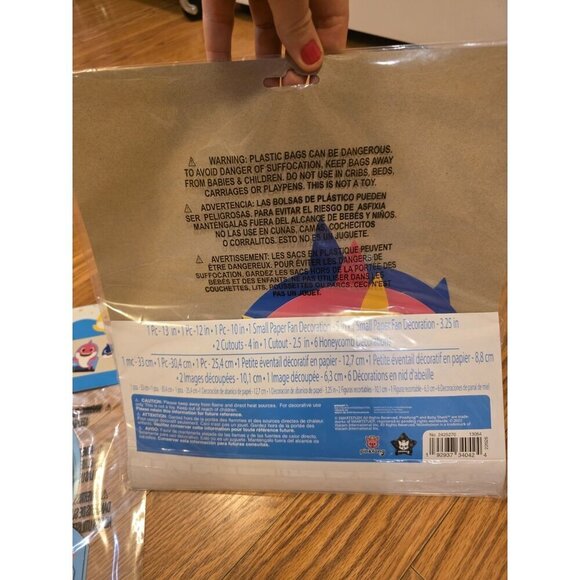 Baby Shark-Themed Party Decorations 12 Cutouts 16 Plates‎ Birthday Pinkfong NEW - Picture 5 of 7